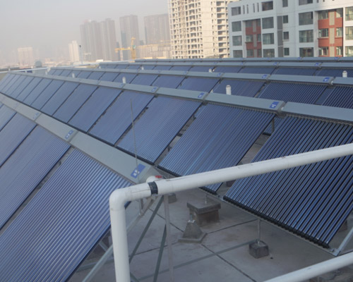 太原市知达常青藤中学校太阳能热水系统设备（20吨）